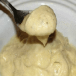 Pourquoi Les Femmes Jettent Le Bicarbonate De Soude Et Le Sel Sur Les Matelas ? Une Astuce Peu Connue